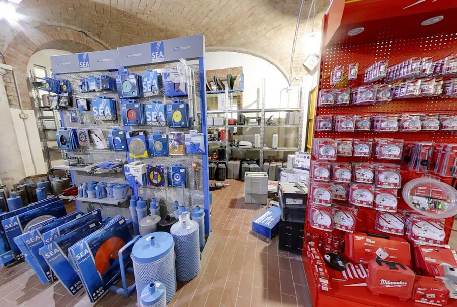Espositori di elettroutensili e consumabili